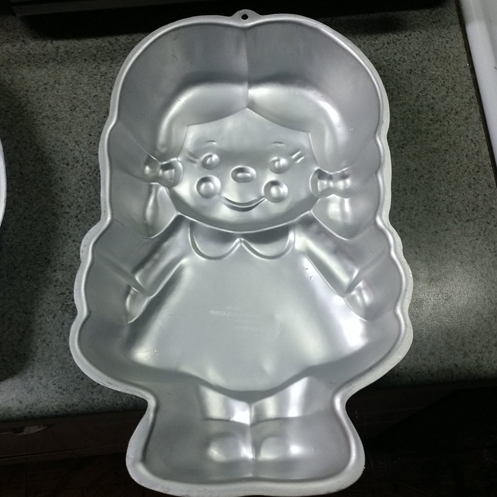 Wilton Little Girl (Doll) Cake Pan